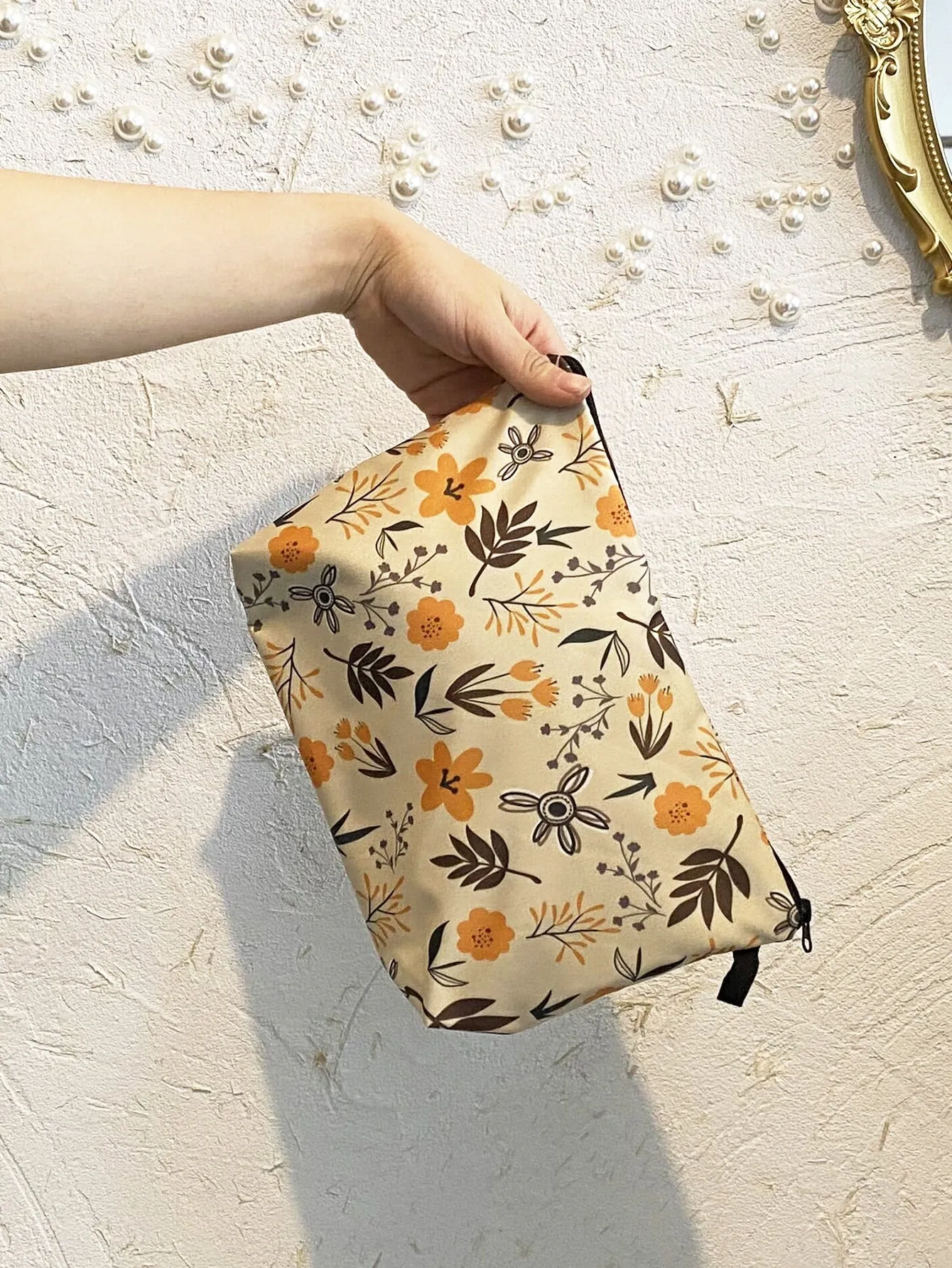 Leaves Small Wild Flowers Makeup Bag Cosmetic Organizer Toiletries Bag Makeup